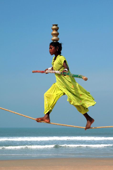 Wandering indian tightrope walker Tightrope Walker, Grand Parents, Take Care Of Your Body, You Go Girl, Hard Work And Dedication, Amazing People, Science For Kids, Create Collage, Pose Reference