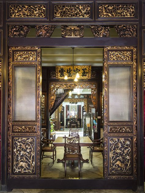 Indochina Interior, Home Architecture Styles, Baba Nyonya, Magical Bedroom, Asian Interior Design, Vietnamese History, Chinese House, Museum Interior, Antique Chinese Furniture