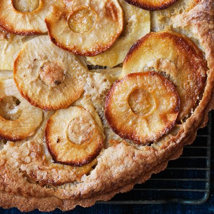 Recipes | Brown Butter Apple Tart from Bon Appétit | Sur La Table Apple Tart Recipe, Tart Baking, Sweet Pies, Apple Tart, Tart Recipe, Pie Tart, Fall Dessert, Crust Recipe, Apple Desserts