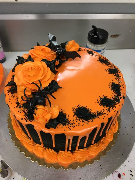 Halloween Flavored Cakes, Halloween Cake Ideas Birthday, Halloween Cakes Birthday, Halloween Theme Birthday Cake, Halloween Cakes For Kids, October Birthday Cake, Halloween Themed Cakes, Halloween Birthday Cake Ideas, Halloween Cake Ideas