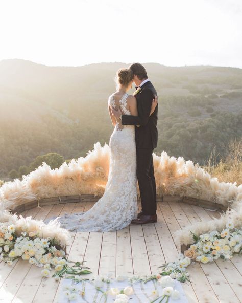 A Wedding Ceremony Trend We're Loving: Grounded Floral Arches Beachy Wedding, Wedding Ceremony Arch, Ceremony Design, Wedding Arbour, Grass Wedding, Ceremony Inspiration, Ceremony Arch, Floral Studio, Ceremony Backdrop