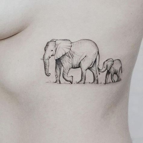 Baby Elephant Tattoo, Elephant Tattoo Meaning, Tattoo Elephant, Tier Tattoo, Tattoo Lion, Lion Family, Elephant Tattoo Design, Mom Tattoo, Baby Elephants