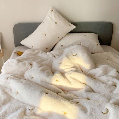 Fleece Bedding, Cosy Bed, Flannel Bedding, Pinterest Room Decor, Premium Bedding, Bed Sheet Set, Cute Bedroom Decor, Cozy Room Decor, Bed Linen Sets