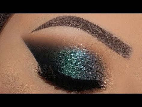 Make Up For Green Dress Night, Green Cat Eyes, Peacock Eye Makeup, Turquoise Makeup, Teal Eyeshadow, Teal Makeup, Eyes Makeup Tutorial, Vegas Makeup, Teal Eyes