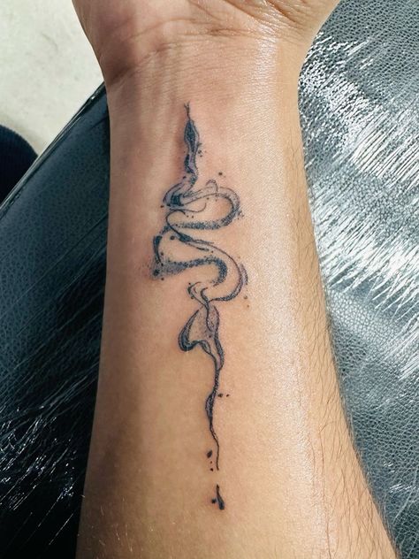 Eternal Love Tattoo, Serpent Tattoo, Map Tattoos, Hand Tats, Tasteful Tattoos, Spine Tattoos For Women, Incredible Tattoos, Celtic Tattoos, Pics Ideas