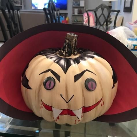 Pumpkin Vampire Painting, Vampire Pumpkin Ideas, Painted Vampire Pumpkin, Dracula Painted Pumpkin, Vampire Pumpkin Painting, Vampire Pumpkin Carving, Dracula Pumpkin, Storybook Pumpkin, Pumpkin Vampire