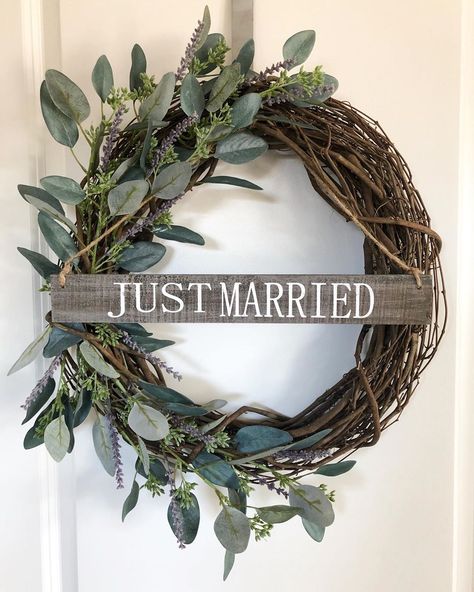 Just Married Wreath, Wedding Door Wreaths, Just Married Sign, Wreath Eucalyptus, Wedding Doors, Gift Wreath, Wood Wreath, Wedding Wreath, Wedding Wreaths