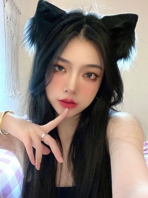 Anime Cat Ears, Cat Cosplay, Photographie Portrait Inspiration, Anime Decor, Uzzlang Girl, Long Black Hair, Foto Ideas Instagram, Hair Hoops