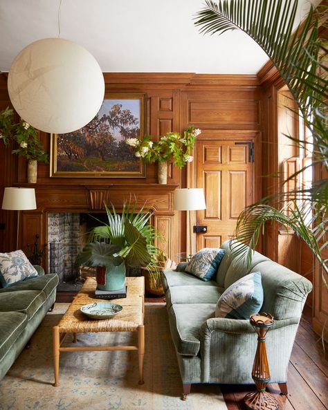 Jayne Design Studio Historic Charleston House Den Savannah Interior Design, Wood Paneled Walls Living Room, Charleston Homes Interiors, Group Therapy Room, Old English Home, Charleston Interior Design, Charleston Design, Swags And Tails, Southern Interior