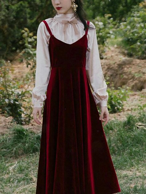 Red Cottagecore Dress, Middle Ages Dress, Rose Character, Light Academia Outfit, Tale Dress, Cottagecore Clothes, A Clothes Horse, Fairycore Dress, Black Dresses Classy