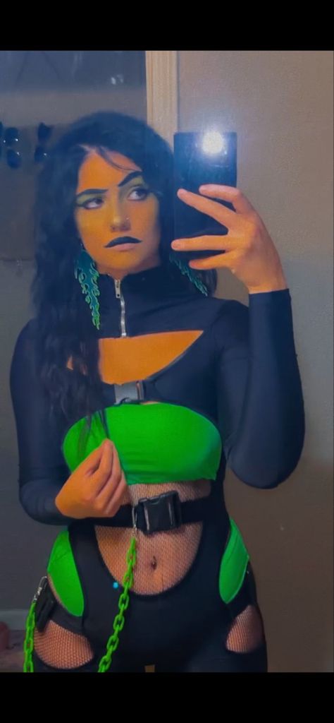 Fun Womens Costumes, She Go And Kim Possible Costume, Hot Cartoon Character Costume, Shego Outfit Ideas, Shego And Kim Possible Costume, Shego Outfits, Escape Outfits Rave Halloween, Sheego Costume, Shego Aesthetic Outfit