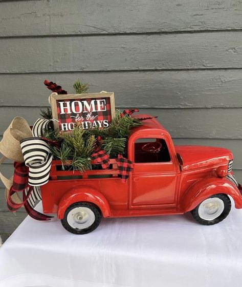 Truck Centerpieces Ideas, Red Truck Christmas Decor Ideas, Red Truck Christmas Tree Theme, Nightmare Before Christmas Trunk, Christmas Trunk Or Treat Ideas, Christmas Truck Decor, Christmas Trunk Or Treat, Small Christmas Decor, Christmas Decor Red