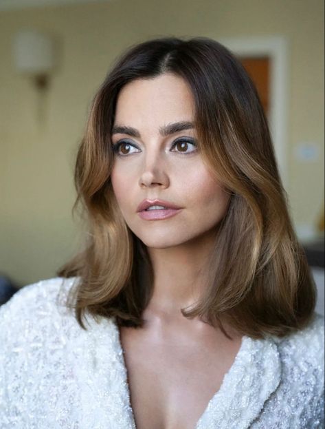 Wavy Brunette Bob, Contour Bob, Brown Hair Mid Length, Shortish Haircuts, Collar Bone Hair, Jenna Coleman Hair, French Bobs, Haircut Summer, Haircuts Shoulder Length