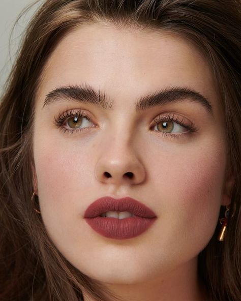 Soft Vintage Makeup Looks, Makeup Looks For Big Eyes, Chanel Makeup Looks, Innocent Makeup, Vintage Makeup Looks, Hazel Eye Makeup, Date Night Makeup, Soft Makeup Looks, Makeup Accesories