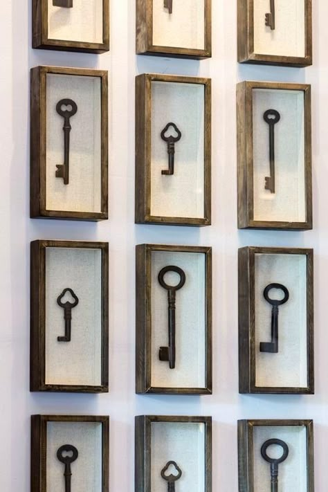 Minecraft Basement, Key Crafts, Kids Basement, Old Keys, Wall Art Ideas, Ideas Minecraft, Basement Design, Vintage Keys, Basement Ideas