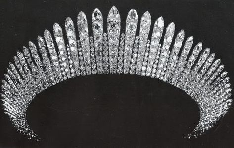 close up of the diamond fringe tiara last worn by Queen Maria of Yugoslavia before it was sold at auction by Sotheby's on 21 July 1960 for £10,800 to jewel dealer Levy Cohen. Fringe Tiara, Alexandra Feodorovna, Royal Crowns, Pearl Tiara, Royal Tiaras, Beautiful Tiaras, Diamond Tiara, Diamond Jewel, Royal Jewels