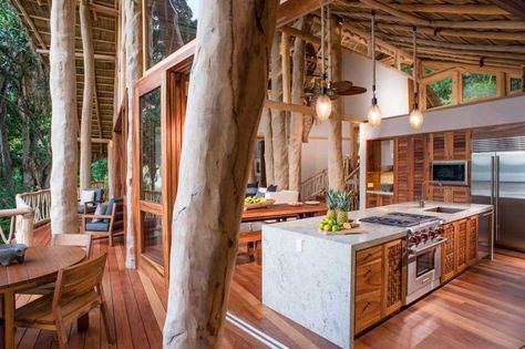 This Incredible Treehouse Kitchen Could Be Yours Costa Rica House, Tropical Kitchen, Tropical House Design, Jungle House, Real Estat, Hawaii Homes, Tropical Home, Tropical House, Earthship