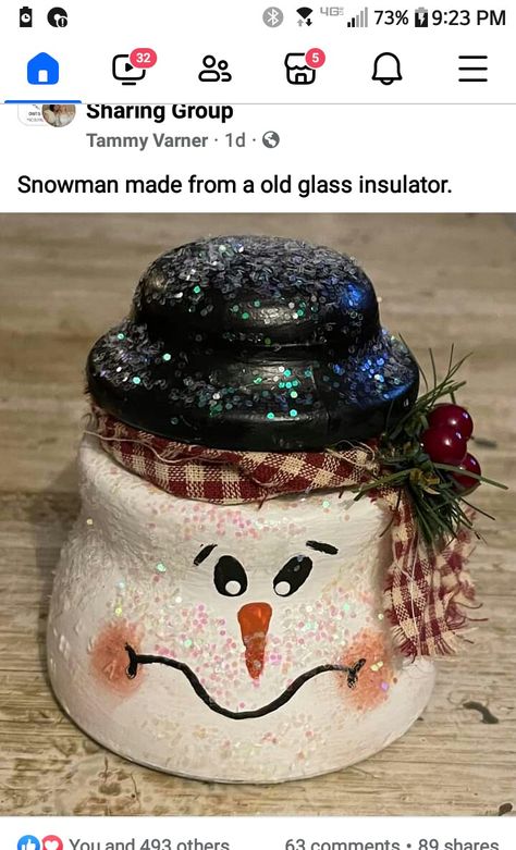 Crafts With Insulators, Christmas Insulators, Insulator Snowman, Painted Insulators, Insulator Crafts, Painted Objects, Insulator Lights, Snowman Christmas Decorations, Glass Insulators