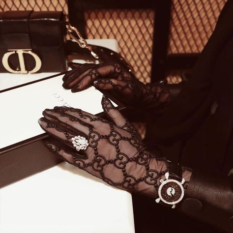 1,747 Likes, 12 Comments - Fatima Ilay (@ayil9881) on Instagram: “Must have👌@gucci #gucci#guccigang #diorbag #musthaves #diorcouture #gloves#tulle#mywishlist#mywish…” Gucci Gloves Aesthetic, Gucci Gloves, Black Woman Luxury Aesthetic, Gucci Aesthetic, Gloves Aesthetic, Gloves Outfit, Tulle Gloves, French Girl Aesthetic, Woman Dresses