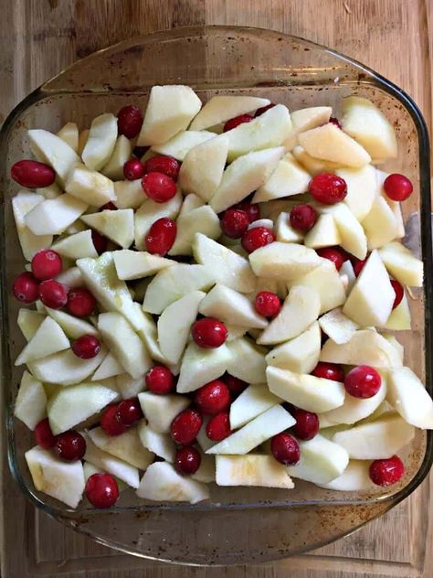 Cranberry Apple Crisp, Apple Cranberry Crisp, Apple Recipes Easy, Fluff Desserts, Cranberry Apple, Fruit Cobbler, Apple Dessert Recipes, Apple Crisp Recipes, Cranberry Recipes