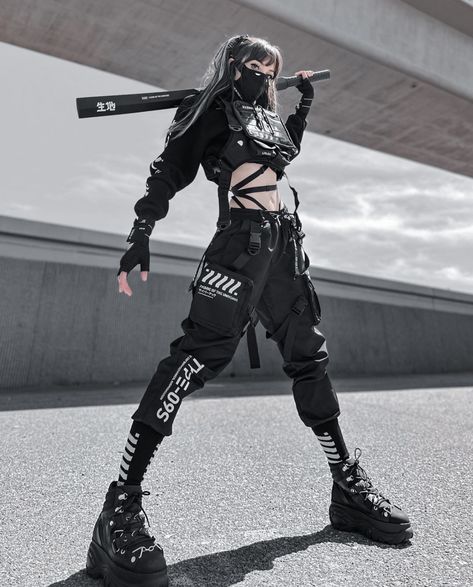 Cybergoth Rave Outfit, Cyberpunk Clothes Women, Sporty Women Outfits, Fbi Agent Aesthetic Female Outfit Black, Woman Motorcycle Outfit, Black Cybercore Outfit, Japanese Fashion Photography, Techwear Makeup, Cyberpunk Women Fashion