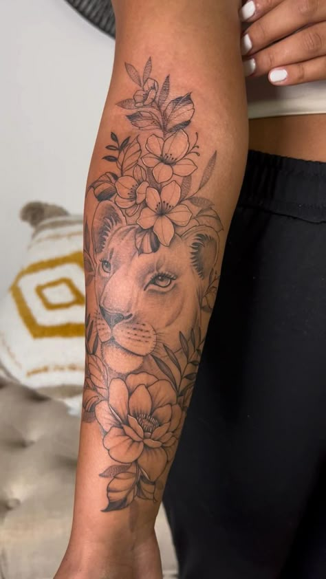 Lion Arm Tattoo Women, Shoulder Tattoos For Females, Female Lion Tattoo, Underarm Tattoo, Unique Half Sleeve Tattoos, Lower Arm Tattoos, Unique Tattoos For Women, Arm Sleeve Tattoos For Women, Tattoo Lion