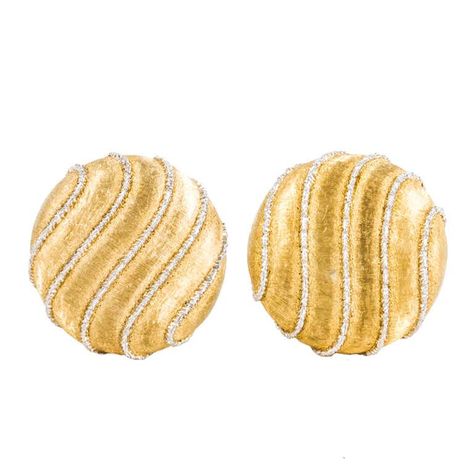 Buccellati Bracelet, Buccellati Earrings, Buccellati Jewelry, Vintage Diamond Earrings, Texture Jewelry, Yellow Gold Diamond Earrings, Gold Leaf Earrings, Diamond Jewelry Designs, Bracelets Gold Diamond