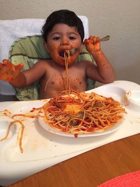 "When you're trying help your toddler eat but they think they're independent!" Terrible Threes, Eating Spaghetti, How To Make Salsa, Terrible Twos, Food Memes, Baby Eating, Cool Coffee Tables, Sum Up, Food Humor