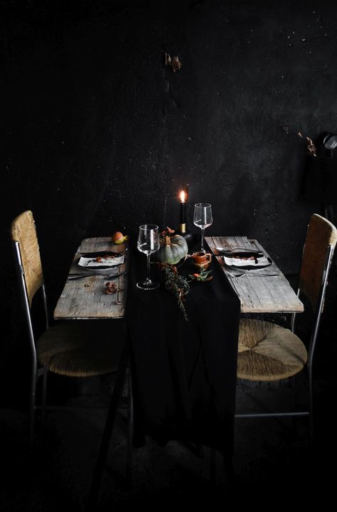 Scandinavian Window, Dramatic Table, Halloween Table Settings, Moody Food Photography, Days Until Halloween, Halloween Series, Dark Interiors, Halloween Table, Luz Natural