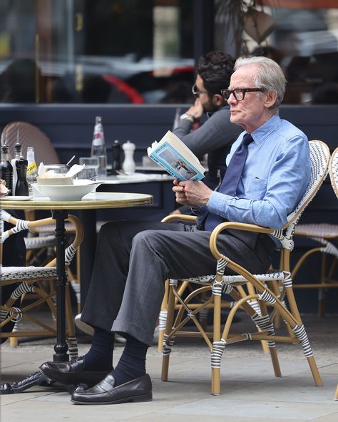 Well Dressed Men Casual, Men Socks Suit, Savile Row Suit, Bill Nighy, Mens Suit Style, Old Man Fashion, British Style Men, English Gentleman, Ivy Style