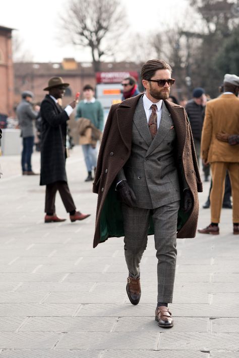 STREETSTYLEVGENIO — On The Street | Florence Sprezzatura Style, Men's British Style, British Style Men, Gentlemen Wear, Classy Suits, Designer Suits For Men, Italy Outfits, Men Stylish Dress, British Outfits