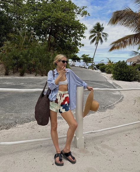 Minimalist Beach Outfit, Lucy Williams Style, Festival Dress Outfit, Beach Festival Outfit, Outfit Inspo 2023, Festival Outfit Inspo, Thailand Outfit, Japan Outfits, Lucy Williams