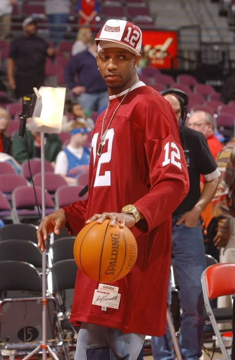 Nba 2000s Aesthetic, 2000s Basketball Aesthetic, Tracy Mcgrady Wallpaper Aesthetic, Tracy Mcgrady Pfp, Rare Nba Photos, Tracy Mcgrady Wallpaper, 2000s Basketball, T Mac, 2000s Fashion Men