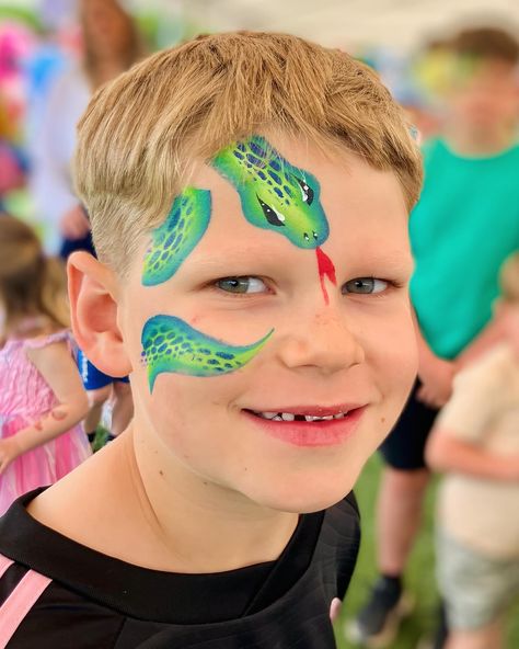 This weekend definitely put my speed painting skills to the test! 🎨🔥 A busy open farm event by @hallhunterpartnership filled with strawberries sunshine and face paint…. bliss 🌈 🍓☀️ . . . #facepaint #facepainting #kidspartyideas #kidsparty #childrensparties #birthdayparty #crawley #horsham #brighton #sussex #westsussexlife #mumlife #mumsofsussex #sussexmum #mumsofinstagram #tigerfacepaint #butterflyfacepaint #unicornfacepaint #rainbowfacepaint #leopardfacepaint #facepaintparty #facepaintingki... Professional Face Painting Ideas, Tractor Face Paint, Strawberry Face Paint, Mushroom Face Paint, Mens Face Paint, Ninja Turtle Face Paint, Leopard Face Paint, Halloween Face Paint Designs, Face Paint Party