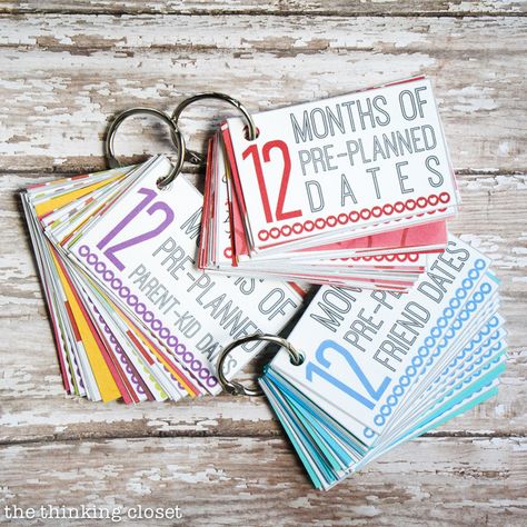 12 Months of Pre-Planned Dates Mini-Book | Such a creative and meaningful gift idea for the loved ones in your life.   The FREE Printable Pack also comes with everything you need to create mini-books for Parent-Kid Dates, Friend Dates, and wedding gifts!  So many gifts in one! Diy Wedding Presents, Kid Dates, Frugal Wedding, Date Night Gifts, Creative Wedding Gifts, Creative Dates, Free Printable Gifts, Wedding Day Gifts, Printable Gift