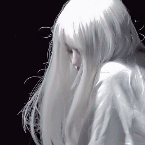 Albino Girl, Angel Aesthetic, White Eyes, Discord Server, Fallen Angel, Photo Reference, White Aesthetic, White Hair, Dark Aesthetic