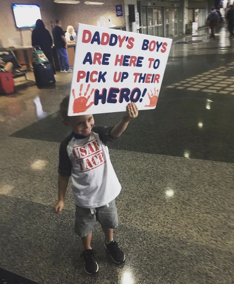 Military deployment, Air Force, welcome home sign from kids Welcome Home Signs For Military, Deployment Homecoming Signs, Military Homecoming Signs, Deployment Countdown, Military Welcome Home, Welcome Home Soldier, Deployment Ideas, Homecoming Signs, Deployment Homecoming