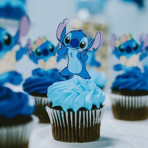 Stitch Cakes, Birthday Stitch, Lilo And Stitch Cake, Stitch Cake, Disney Desserts, Lilo Und Stitch, Stitch Birthday, Disney Birthday Cakes, Birthday Party Theme Decorations