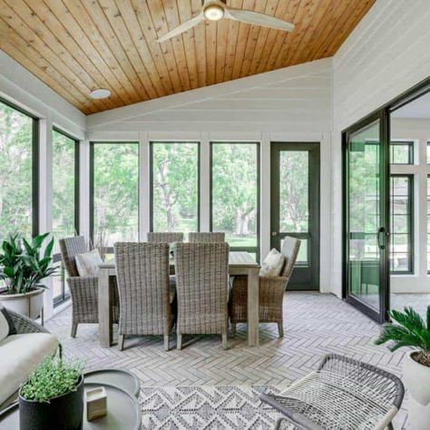 House Tour of a Custom Modern Farmhouse - Down Leah's Lane Living Room Addition Ideas, Modern Sunroom Ideas, Modern Farmhouse Sunroom, Farmhouse Sunroom, Sunroom Remodel, Screened Porch Designs, 3 Season Room, 4 Season Room, Four Seasons Room