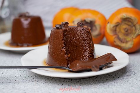 2-Ingredient Persimmon Chocolate Vegan Pudding Chocolate Persimmon, Persimmon Pudding, Oatmeal Pancakes Healthy, Healthy Chocolate Pudding, Persimmon Recipes, Vegan Pudding, Creme Dessert, Granola Healthy, Sugar Free Desserts