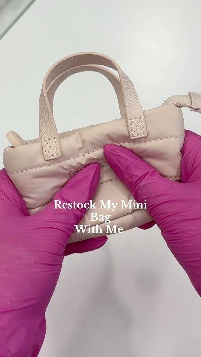 Restock My Mini Bag With Me ✨ #mini #bag #makeup Traveling Things To Pack, Travel Minis Products, Mini Purse Essentials, Mini Things Aesthetic, Things To Put In Your Purse, How To Pack A Gift, Mini Bags Aesthetic, Ideas Para Boutique, Pack My Bag With Me