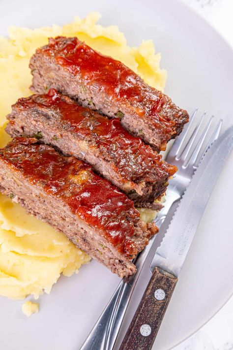 Meatloaf Recipe With Crackers Meatloaf With Saltine Crackers, Meatloaf Recipes With Saltine Crackers, Meatloaf Recipes With Crackers, Meatloaf With Crackers, Allrecipes Meatloaf, Meatloaf Recipe With Crackers, Saltine Cracker Recipes, Moist Meatloaf, Leftover Meatloaf