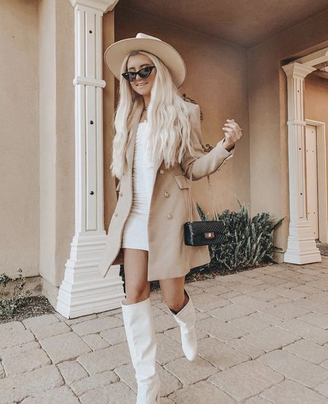 Winter Race Day Outfits, Boots Neutral, White Boots Outfit, Fashion Outfits Dresses, Outfit Botas, Race Outfit, Outfit Elegantes, Race Day Outfits, Races Outfit