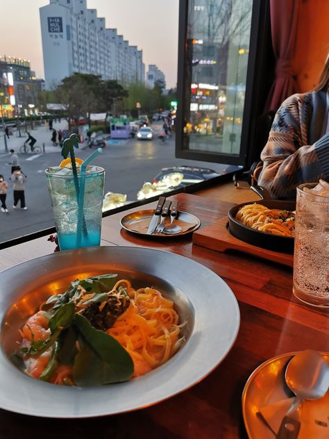 #pasta #restaurant #aesthetics #korea #seoul Korea Restaurant, Restaurant Aesthetics, Pasta Restaurant, Pasta Shop, Korea Seoul, Life Aesthetic, Cute Photos, Friends Forever, Seoul