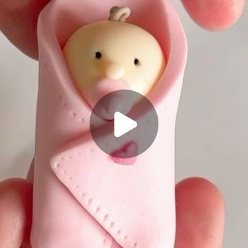 Fondant Tutorial For Beginners, Fondant Designs, Simple Baby Shower Cake, Easy Baby Shower, Baby Cupcake Toppers, Baby Shower Cake Decorations, Baby Mold, Making Fondant, Baby Cupcake