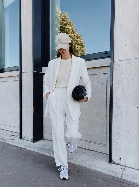 All White | MODEDAMOUR White Hat Outfit Ball Caps, White Cap Outfit, White Hat Outfit, Baseball Cap Outfit Spring, Baseball Cap Outfit Summer, Cap Outfits For Women, White Outfits For Women, Baseball Cap Outfit, Cap Outfit