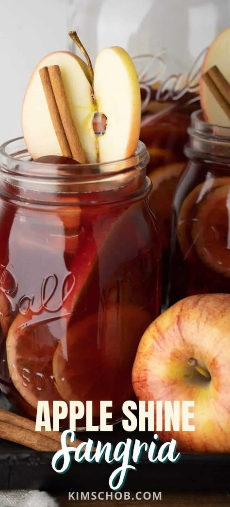 Apple Cider Moonshine, Recipe With Red Wine, Moonshine Drink Recipes, Apple Pie Moonshine Recipe, Apple Pie Sangria, Apple Cider Sangria Recipe, Moonshine Cocktails, Red Wine Recipe, Apple Pie Moonshine