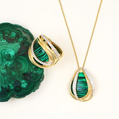 Discover elegance redefined at Green Lake Gallery! ✨💚 Elevate your spring ensemble with this stunning18k yellow gold malachite pendant, adorned with an offset diamond halo from K di Kuore! ✨ Each piece, lovingly made in Italy, carries its own unique tale of craftsmanship and beauty. 💎💚 Fun fact: Did you know that malachite was once ground into powder by Ancient Egyptians for eyeshadow and paint? Plus, the ancients believed it had protective powers against evil spirits. History meets style i... Malachite Pendant, Ancient Egyptians, Green Lake, Evil Spirits, Gold Jewelry Fashion, Diamond Halo, Ancient Egyptian, Fun Fact, Halo Diamond