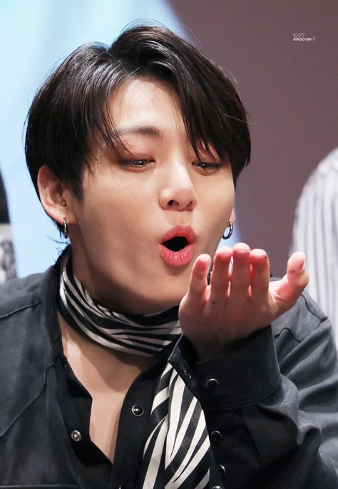 BTS #JUNGKOOK 180607 「Sangam Fansign」 Jungkook Blowing A Kiss, Fancy Things, Jungkook Oppa, Jeon Jeongguk, Bts Jimin Funny, Fake Love, Bulletproof Boy Scouts, Jimin Jungkook, A Kiss