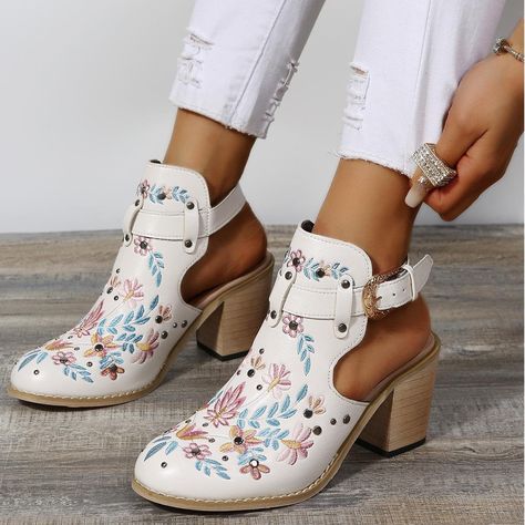 Cutout Ankle Boots, Floral Boots, Chunky Heel Pumps, Chunky High Heels, Buckled Heels, Peep Toe Sandals, Open Toe Sandals, Thick Heels, Short Boots